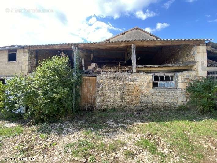 Maison à VERTEUIL-SUR-CHARENTE