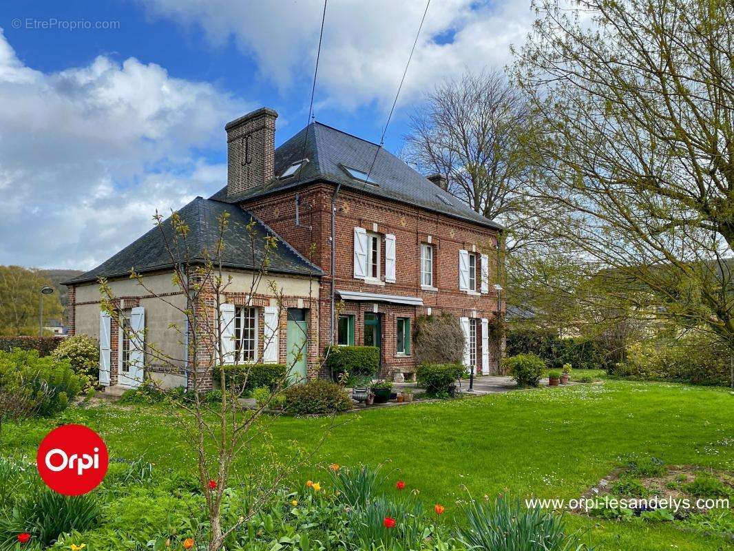 Maison à PONT-DE-L&#039;ARCHE