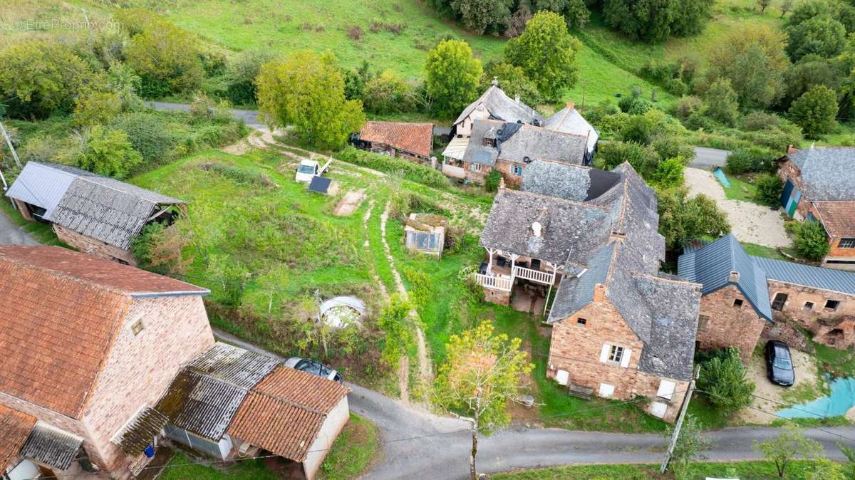 Maison à AUZITS