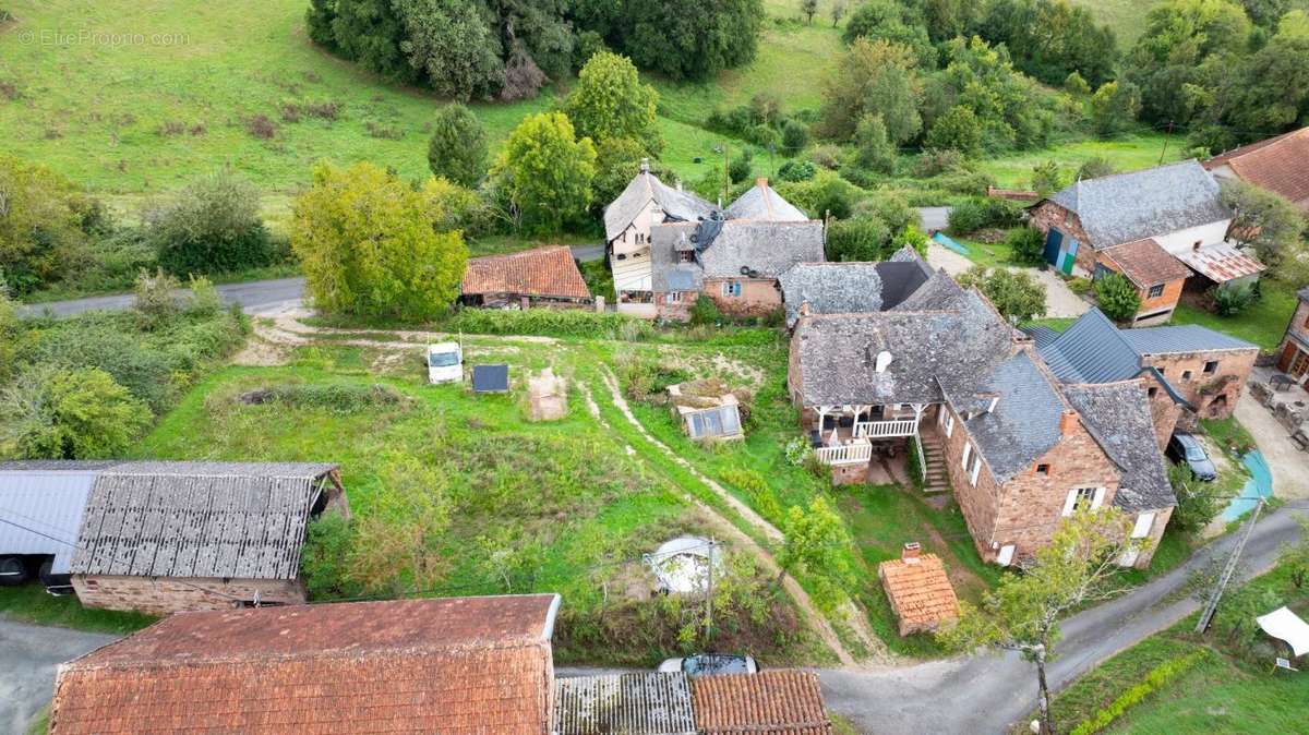 Maison à AUZITS