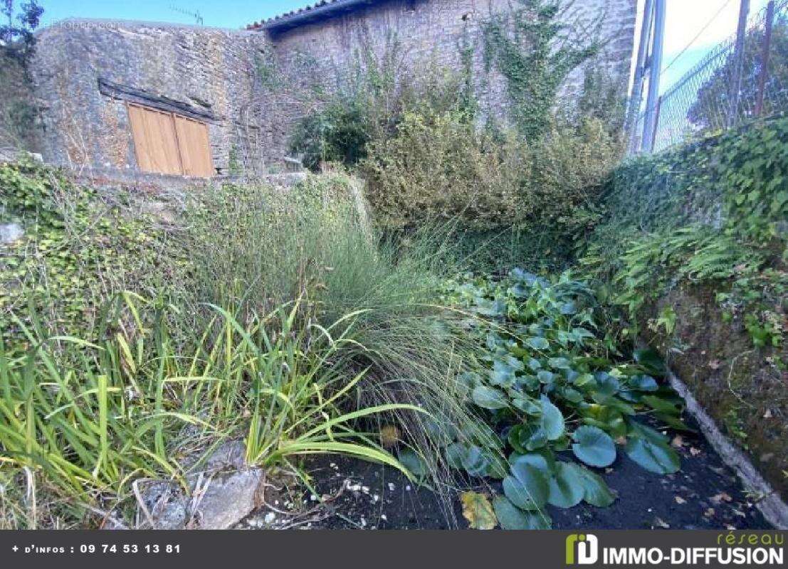 Maison à VERTEUIL-SUR-CHARENTE