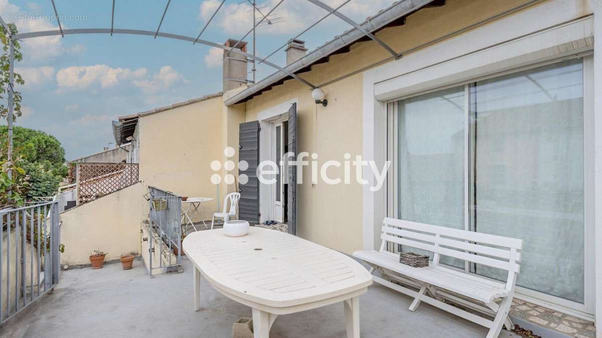 Appartement à MORIERES-LES-AVIGNON