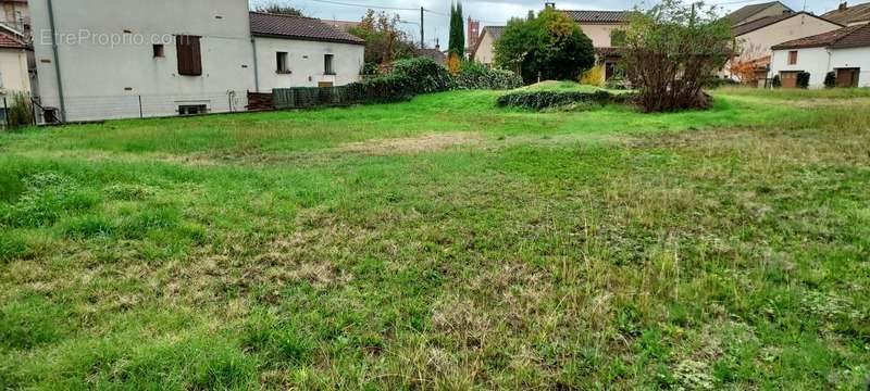 Terrain à VILLENEUVE-SUR-LOT