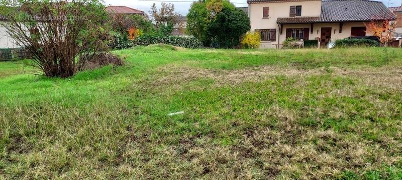 Terrain à VILLENEUVE-SUR-LOT