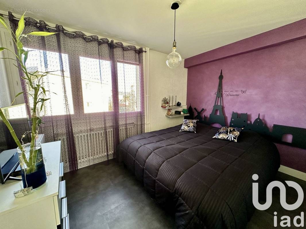 Photo 1 - Appartement à SAINT-PRIEST-EN-JAREZ