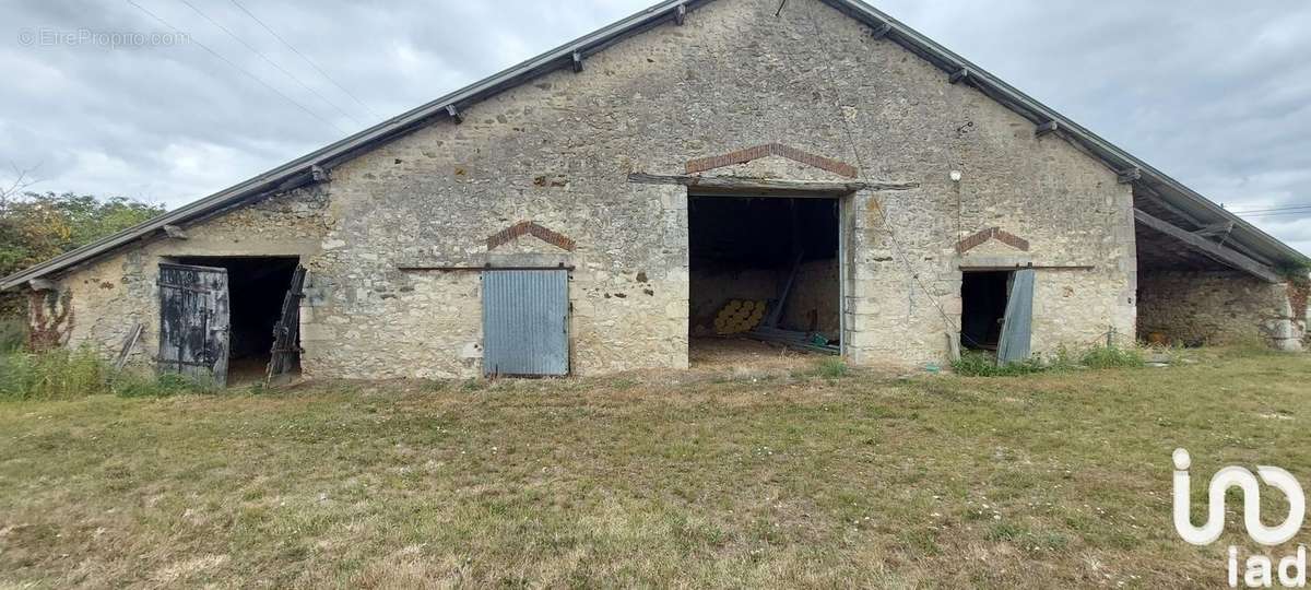 Photo 2 - Maison à COULOMBIERS