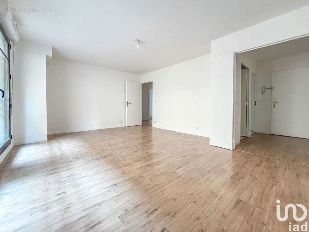 Photo 3 - Appartement à LEVALLOIS-PERRET