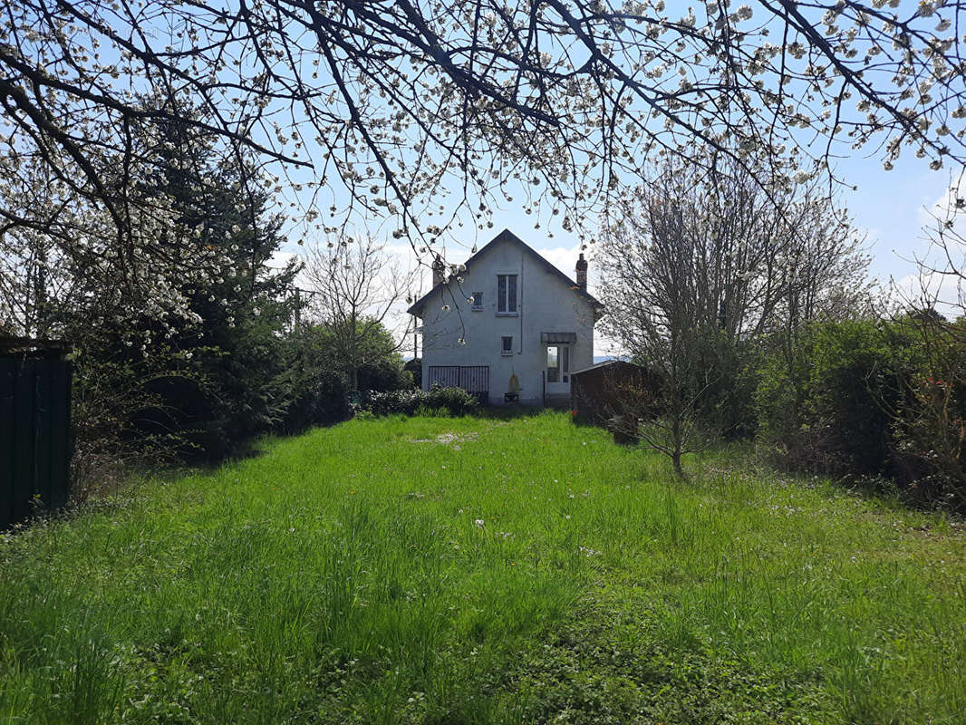 Maison à SERBONNES