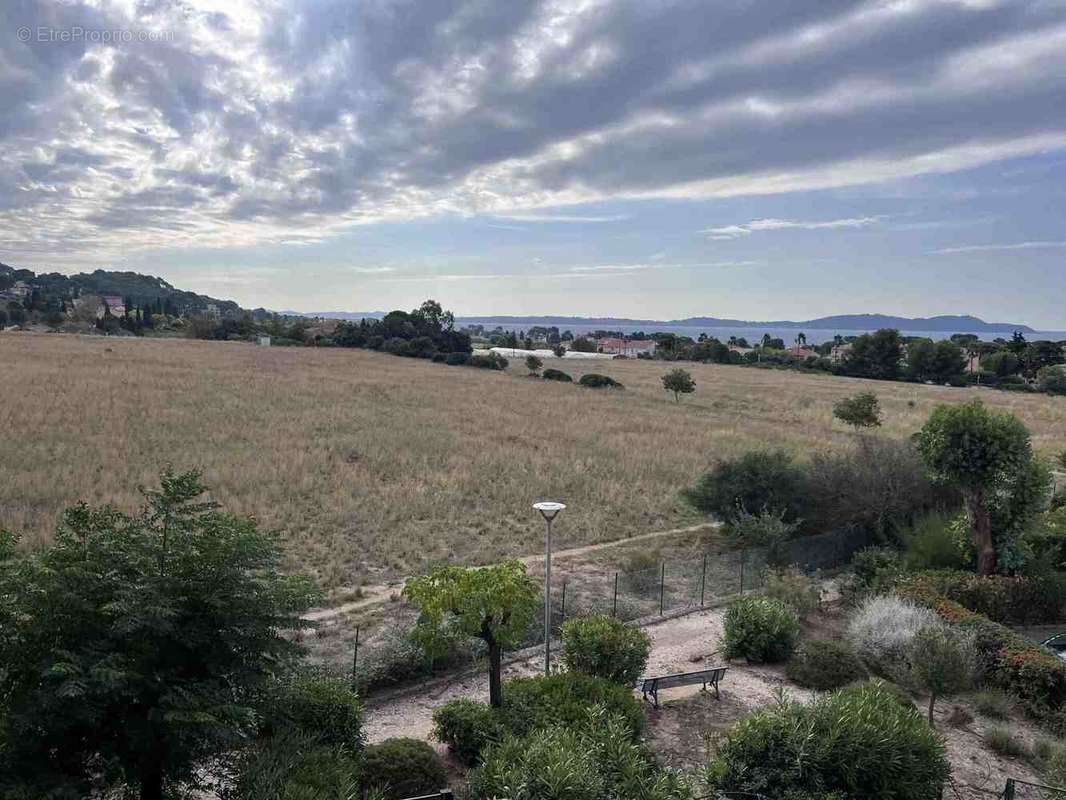 Appartement à CARQUEIRANNE