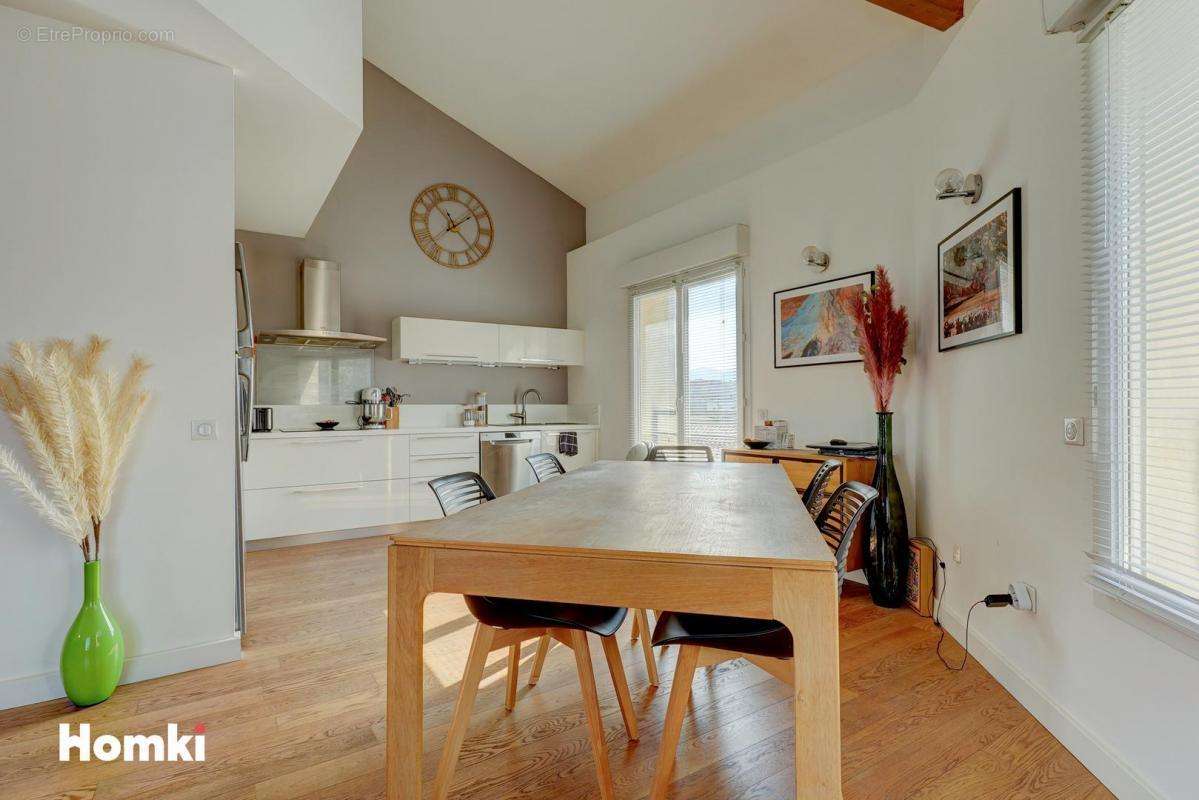 Appartement à MARSEILLE-8E