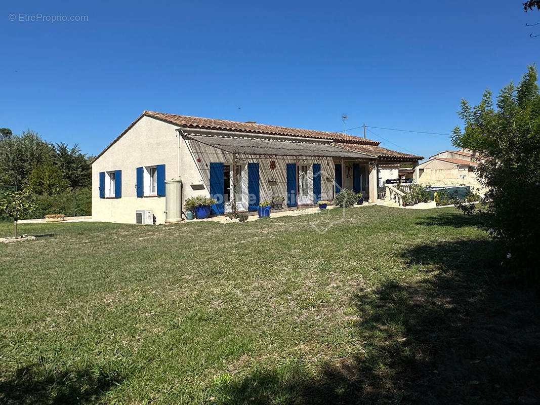 Maison à JONQUIERES-SAINT-VINCENT