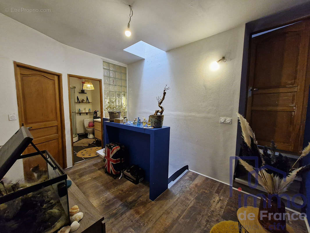 HALL DU DUPLEX 2em - Appartement à SAINT-ETIENNE