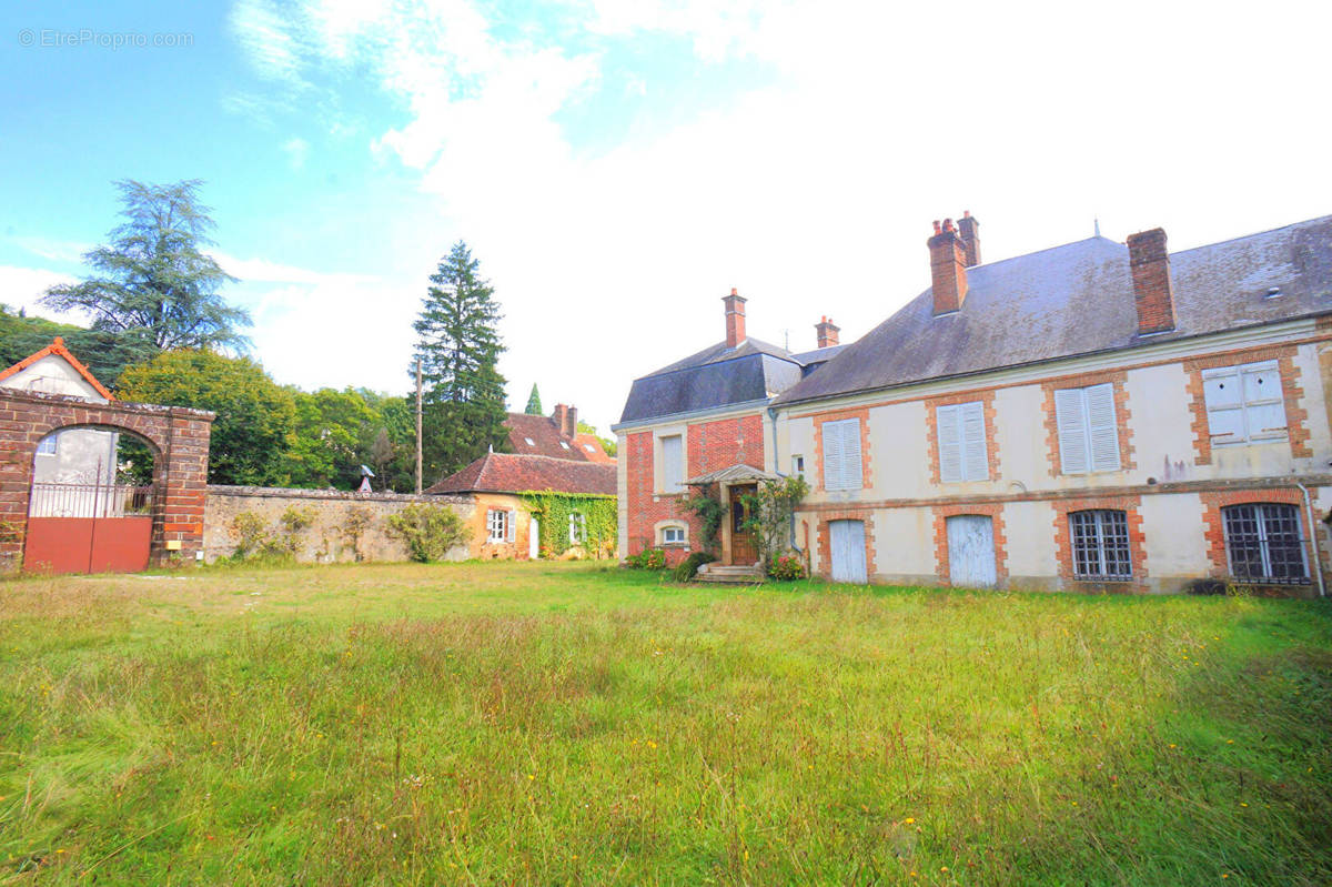 Maison à TOUCY