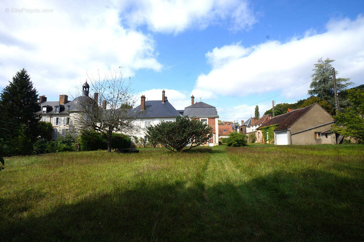 Maison à TOUCY