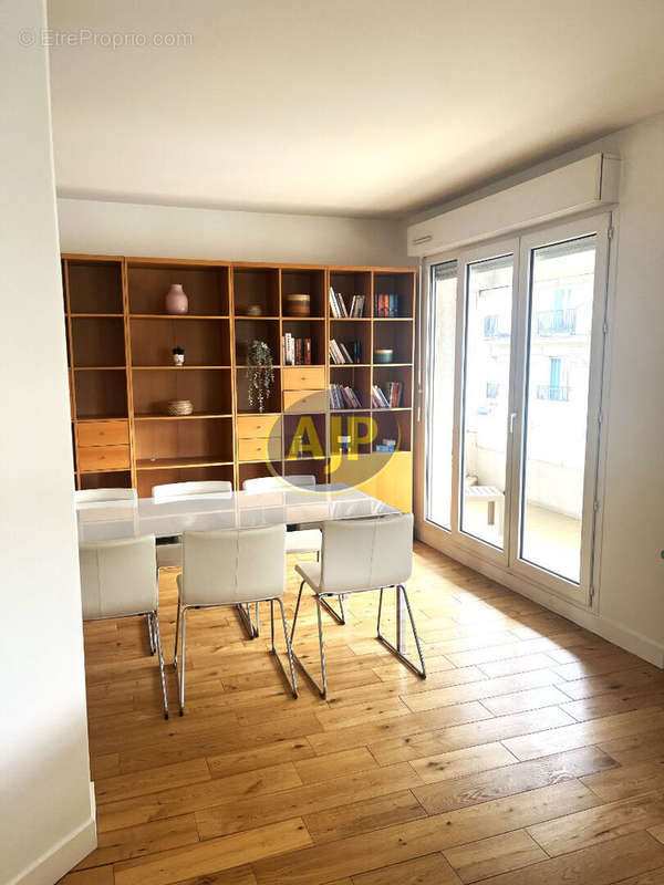 Appartement à PARIS-15E