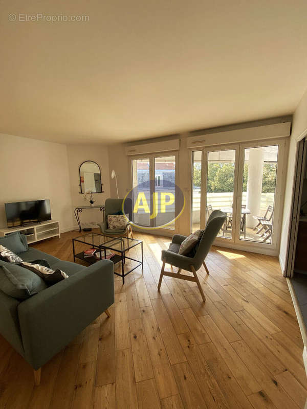 Appartement à PARIS-15E