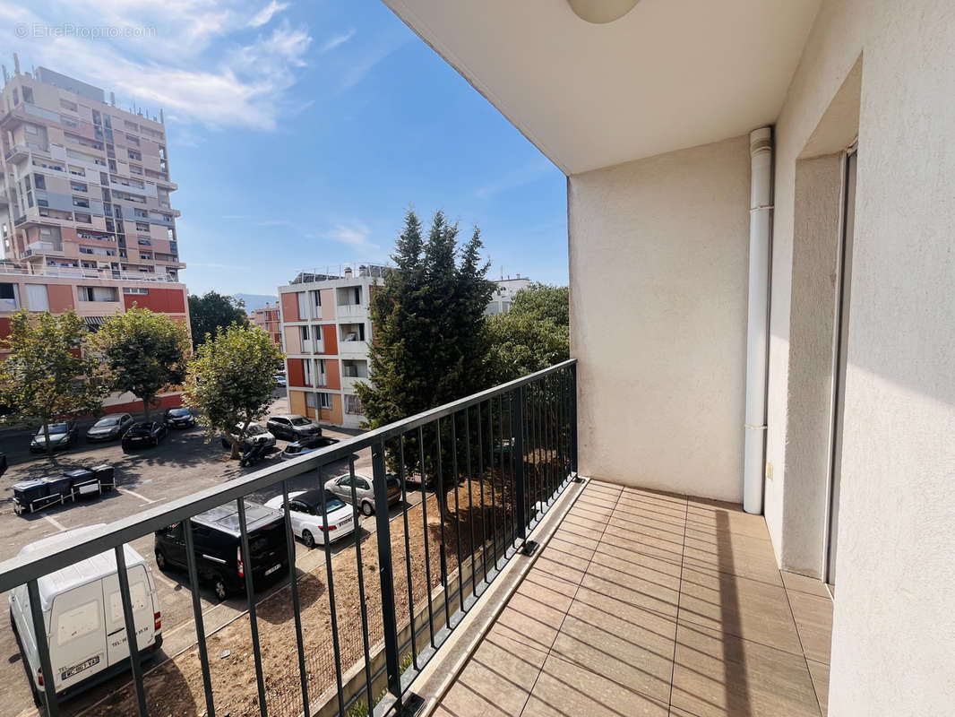 Appartement à MARSEILLE-12E