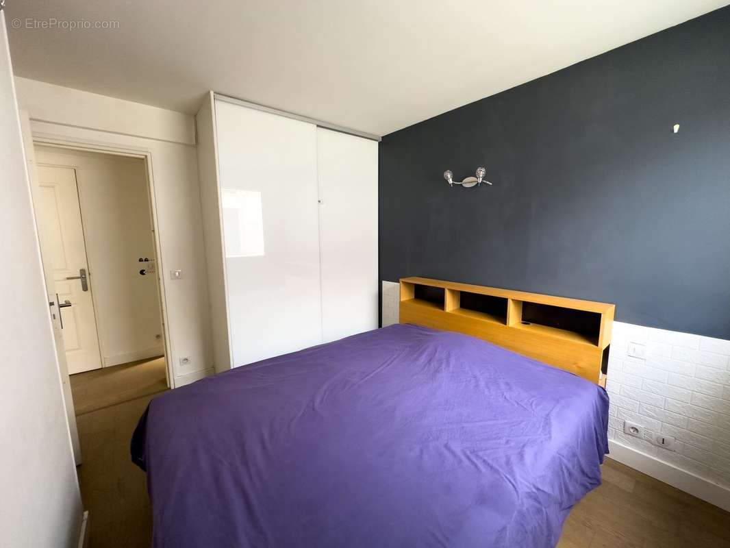 Chambre 1 - Appartement à CLAMART