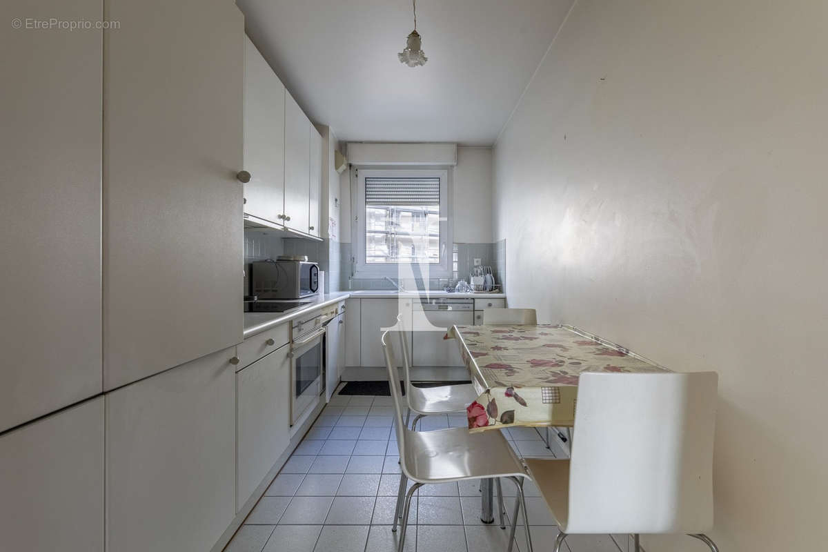 Appartement à PARIS-15E