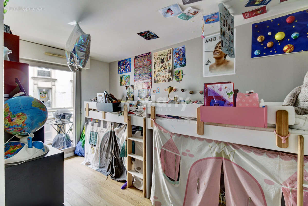 Chambre d&#039;enfants  - Appartement à LEVALLOIS-PERRET