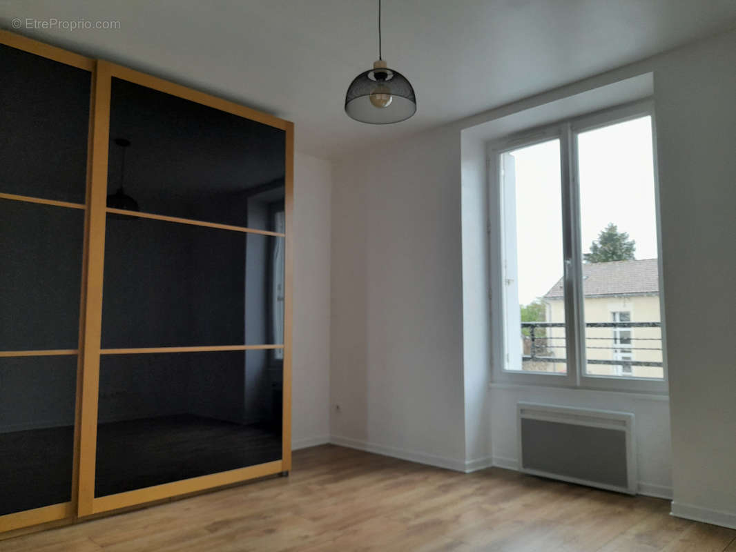 Appartement à LIMOURS