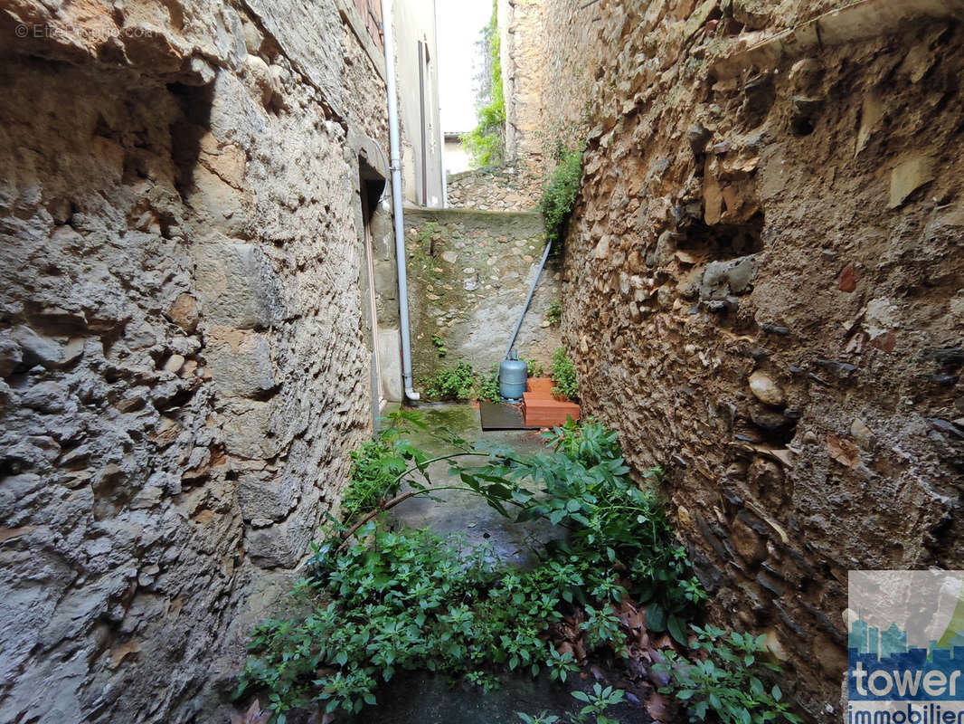 Maison à SAINT-LAURENT-DE-LA-CABRERISSE