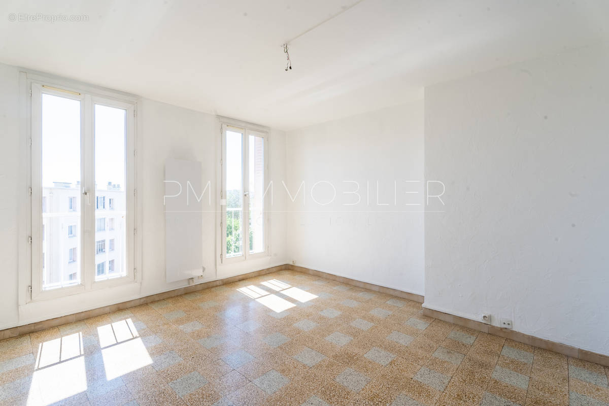 Appartement à MARSEILLE-9E