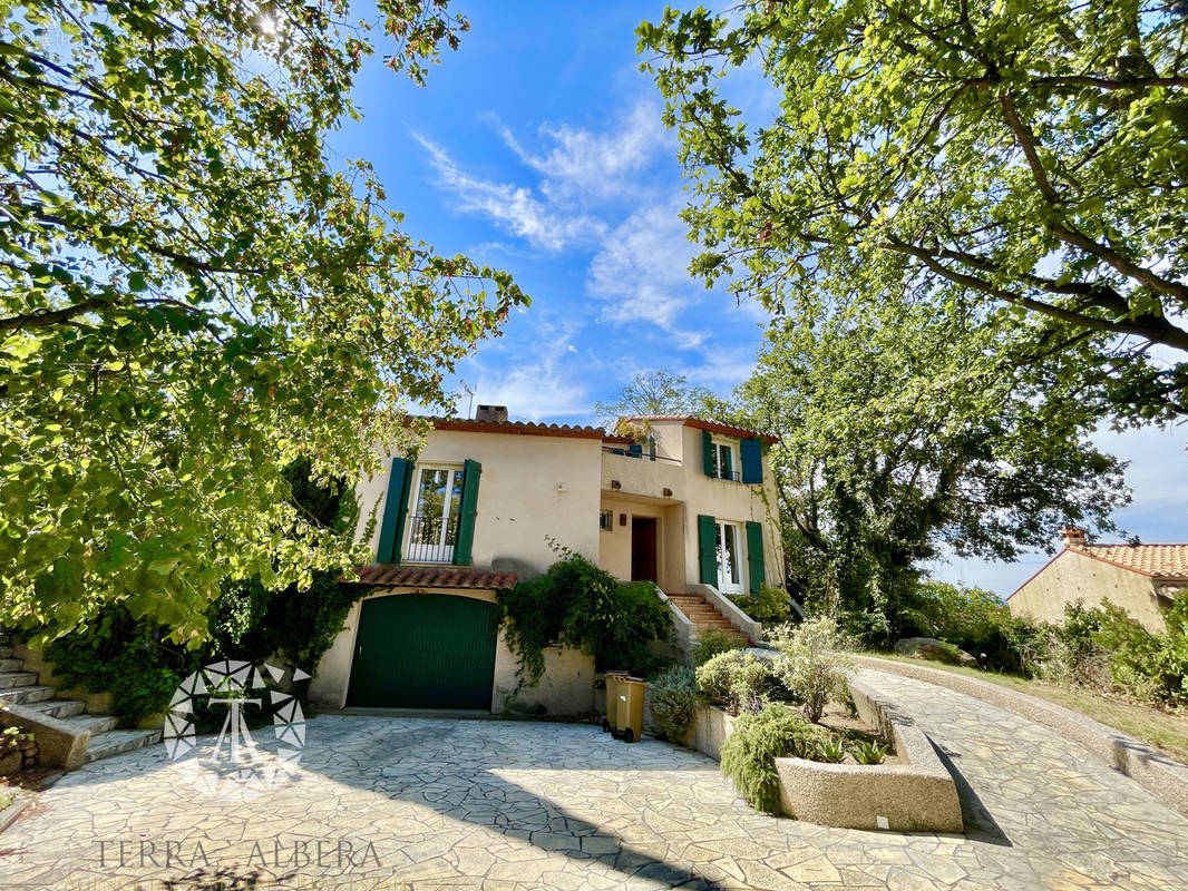 Maison à LAROQUE-DES-ALBERES