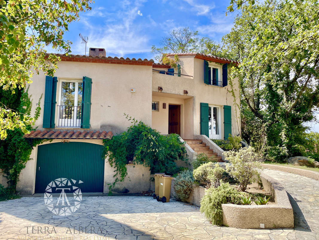 Maison à LAROQUE-DES-ALBERES