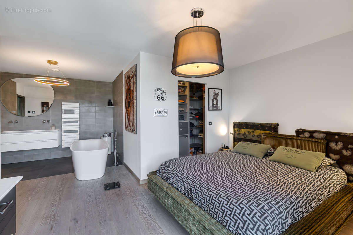 Appartement à AIX-LES-BAINS