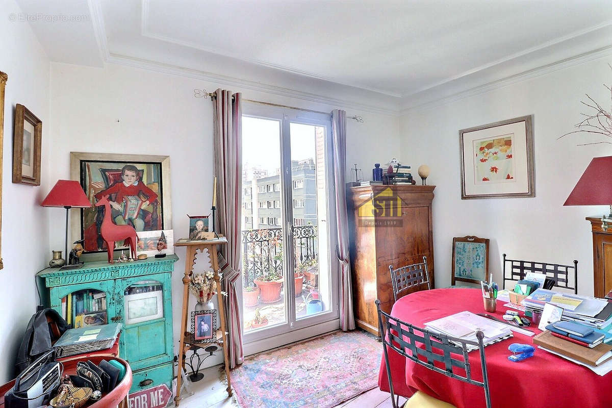 Appartement à PARIS-14E