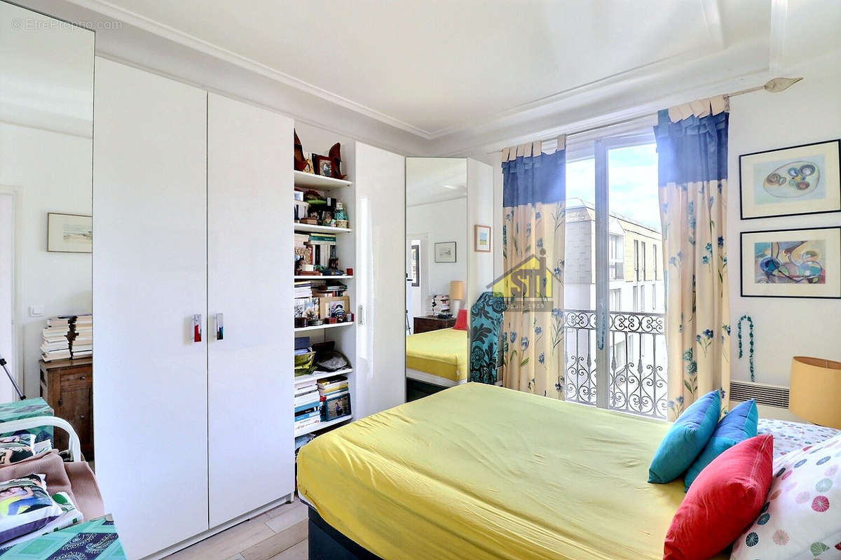 Appartement à PARIS-14E