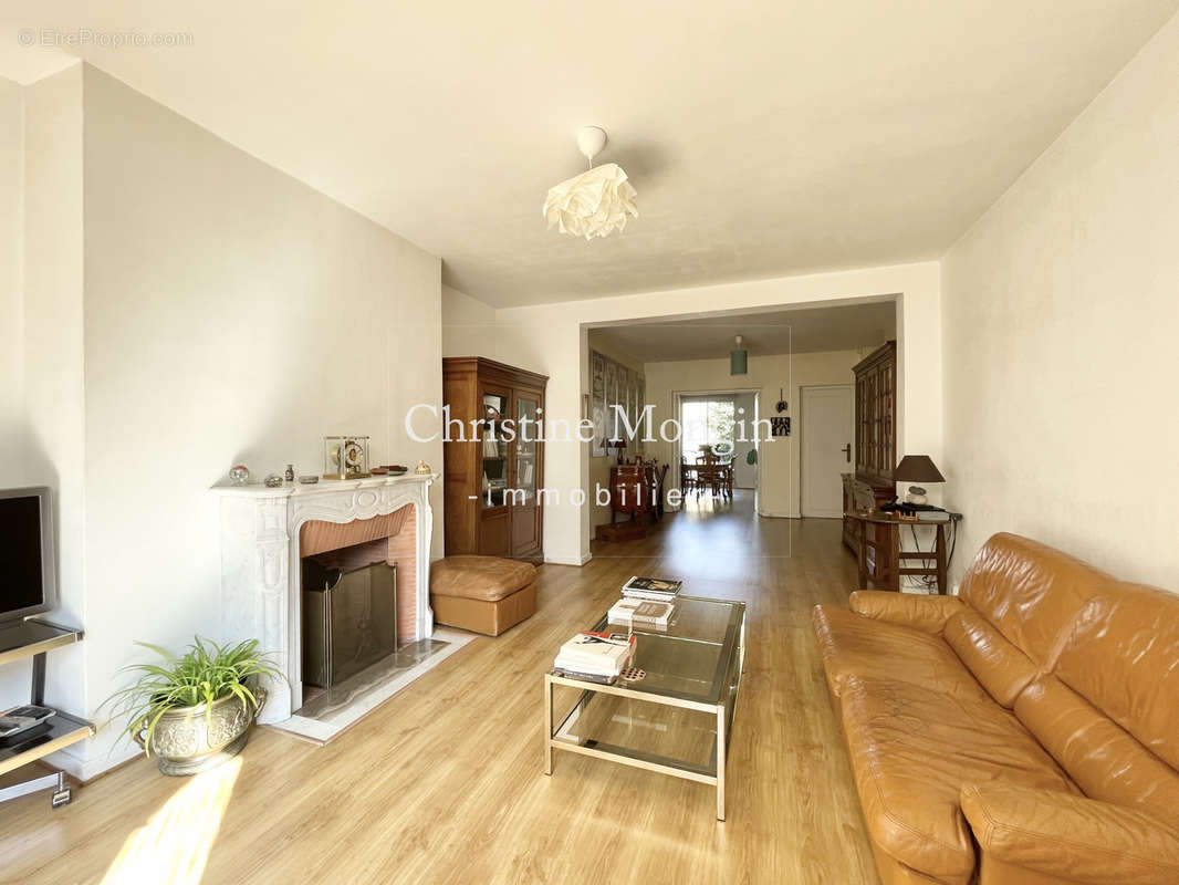 Appartement à NEUILLY-SUR-SEINE