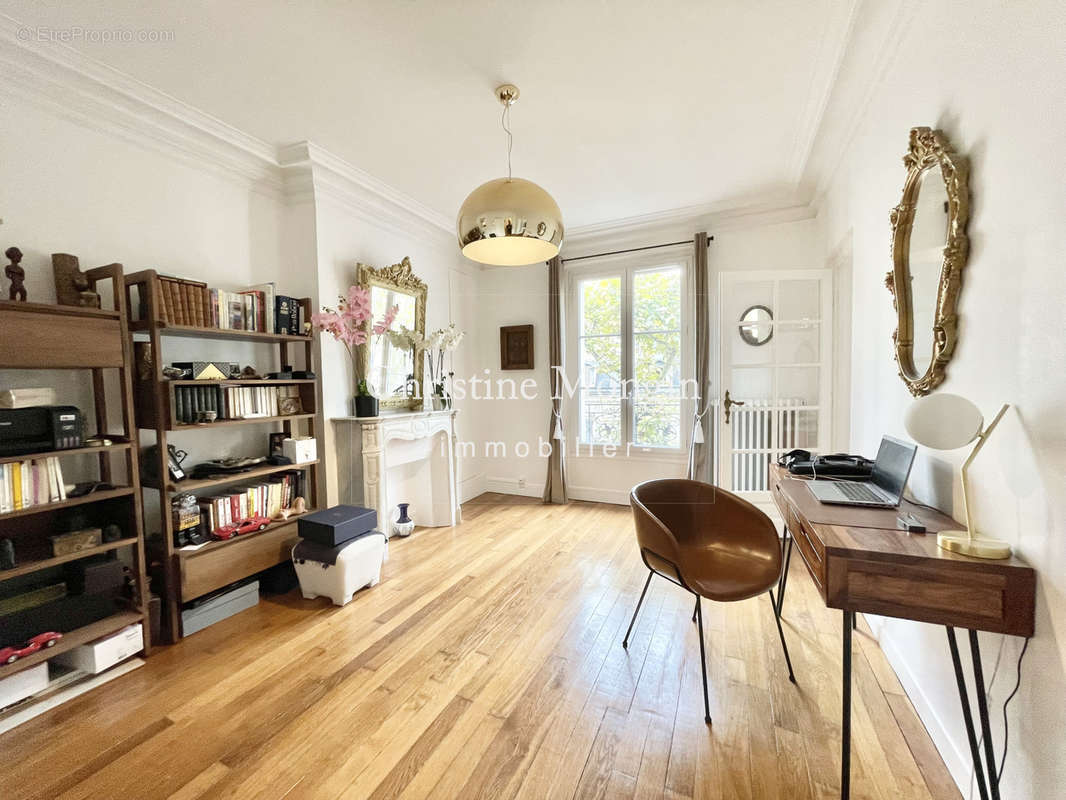 Appartement à NEUILLY-SUR-SEINE