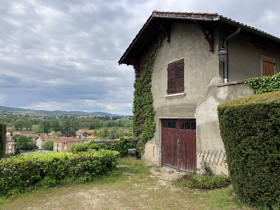 Maison à CIVRIEUX-D&#039;AZERGUES