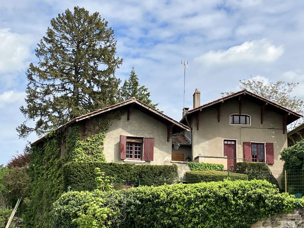 Maison à CIVRIEUX-D&#039;AZERGUES