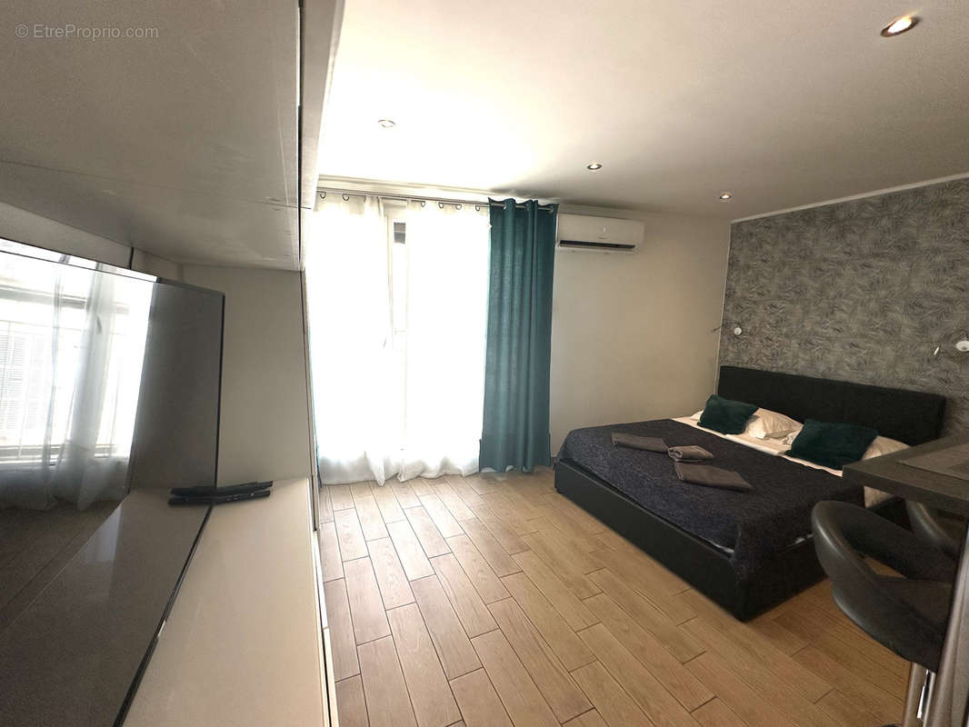 Appartement à MARSEILLE-1E