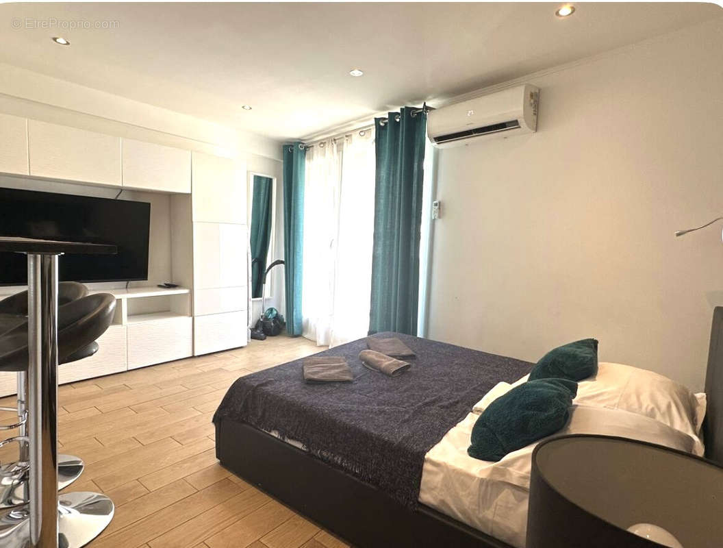 Appartement à MARSEILLE-1E