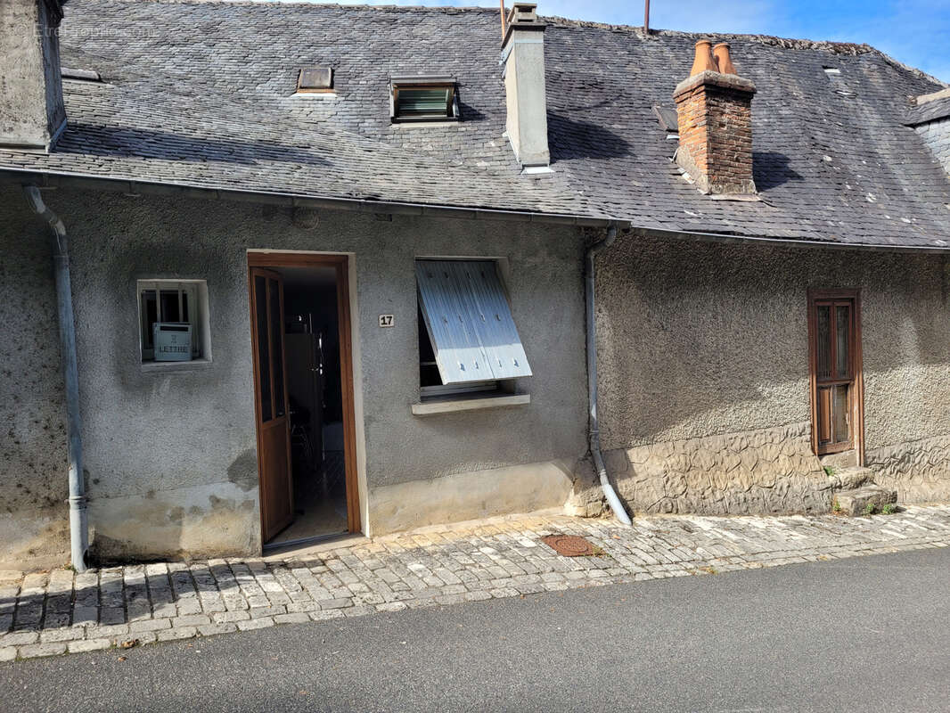 Maison à TERRASSON-LAVILLEDIEU