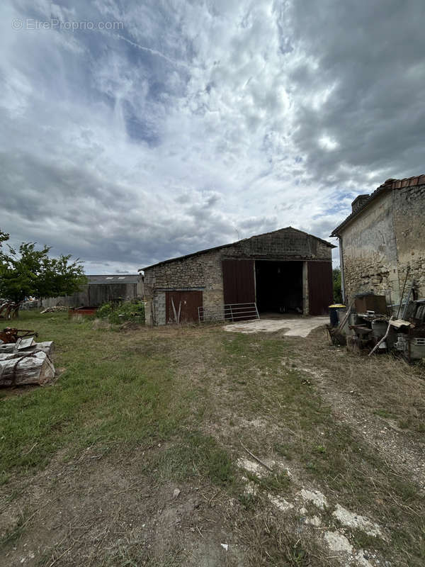 Autre à SAINT-GENES-DE-FRONSAC