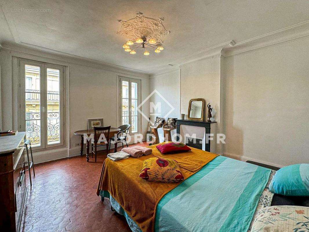 Appartement à MARSEILLE-2E