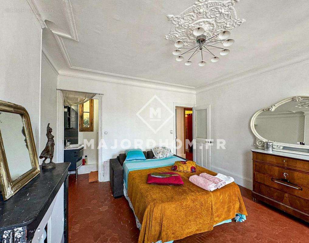 Appartement à MARSEILLE-2E