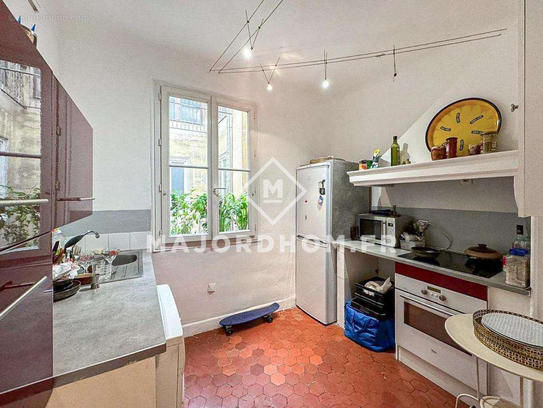 Appartement à MARSEILLE-2E