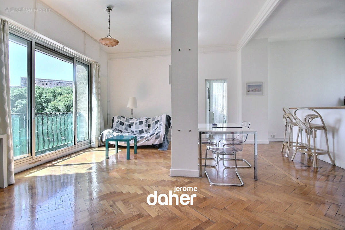 Appartement à MARSEILLE-2E