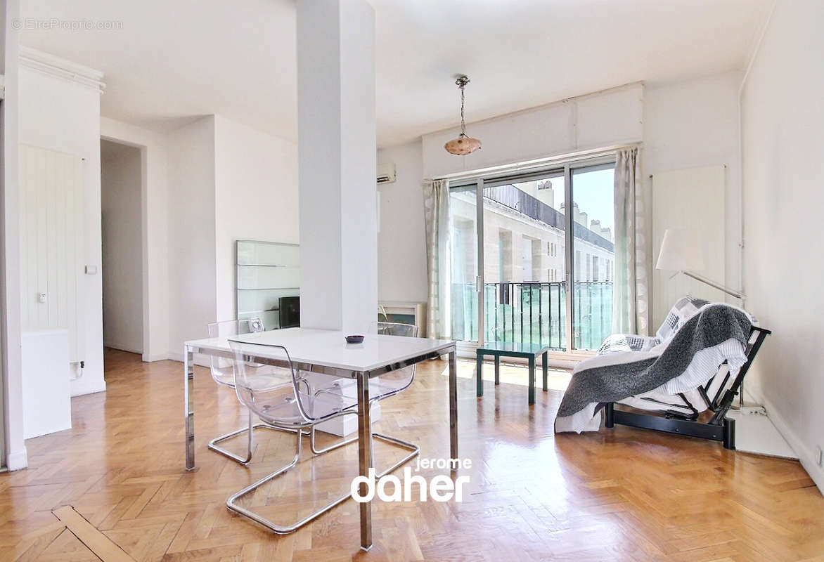 Appartement à MARSEILLE-2E