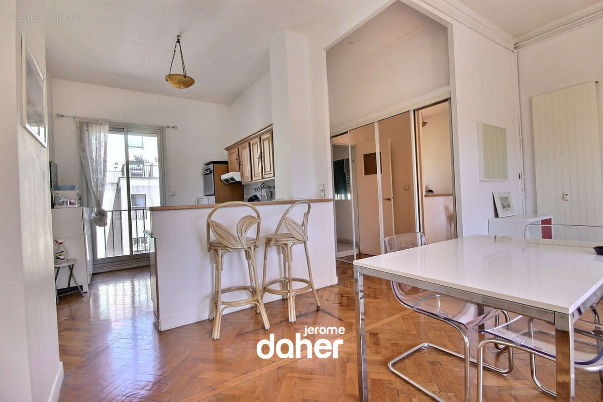 Appartement à MARSEILLE-2E