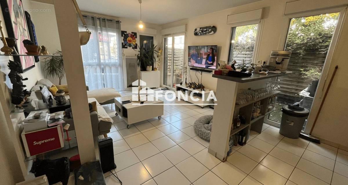 Appartement à VILLENAVE-D&#039;ORNON