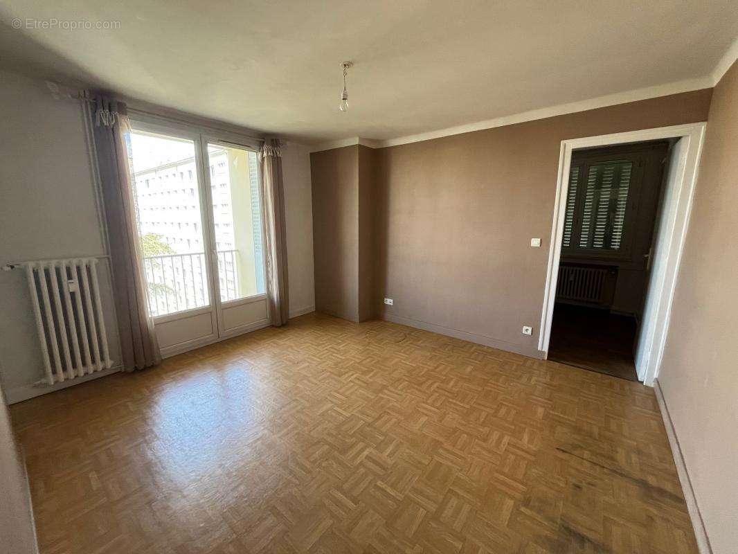 Appartement à LYON-8E