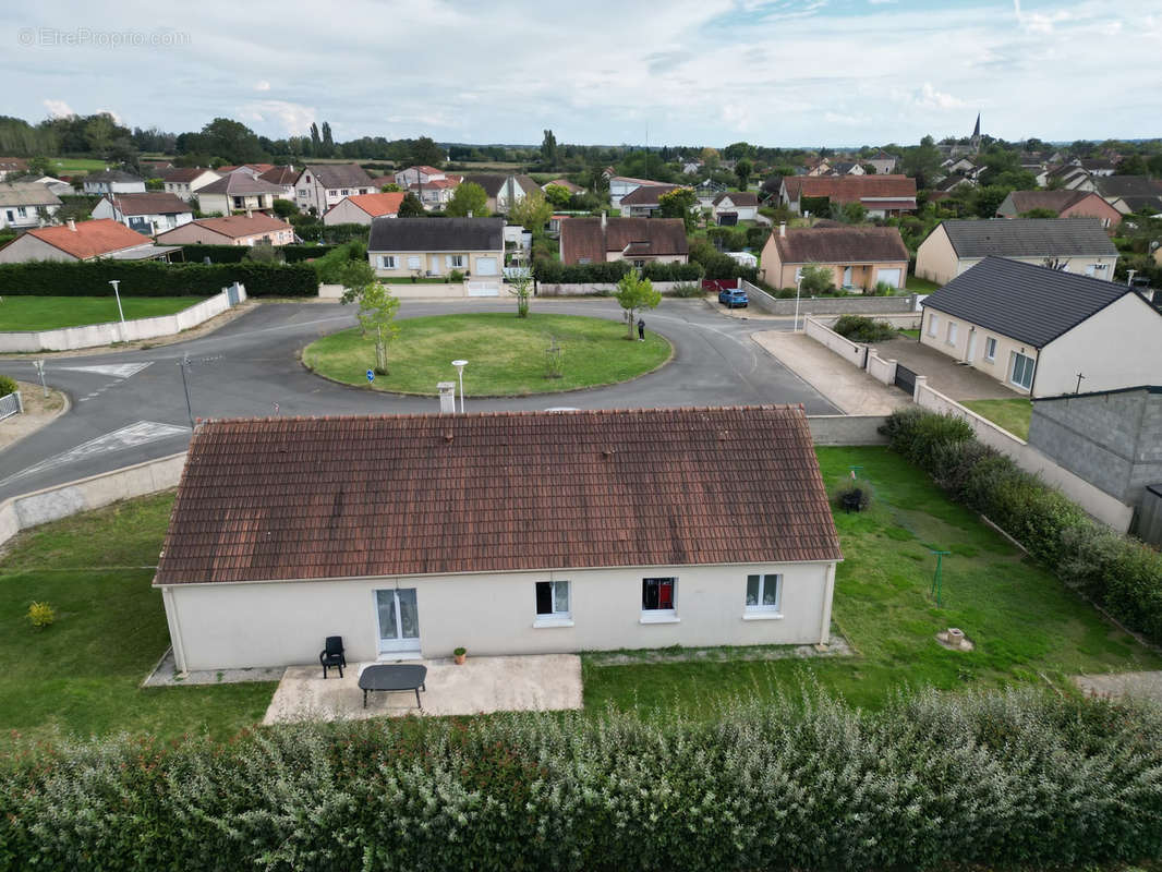 Maison à VILLENEUVE-SUR-ALLIER