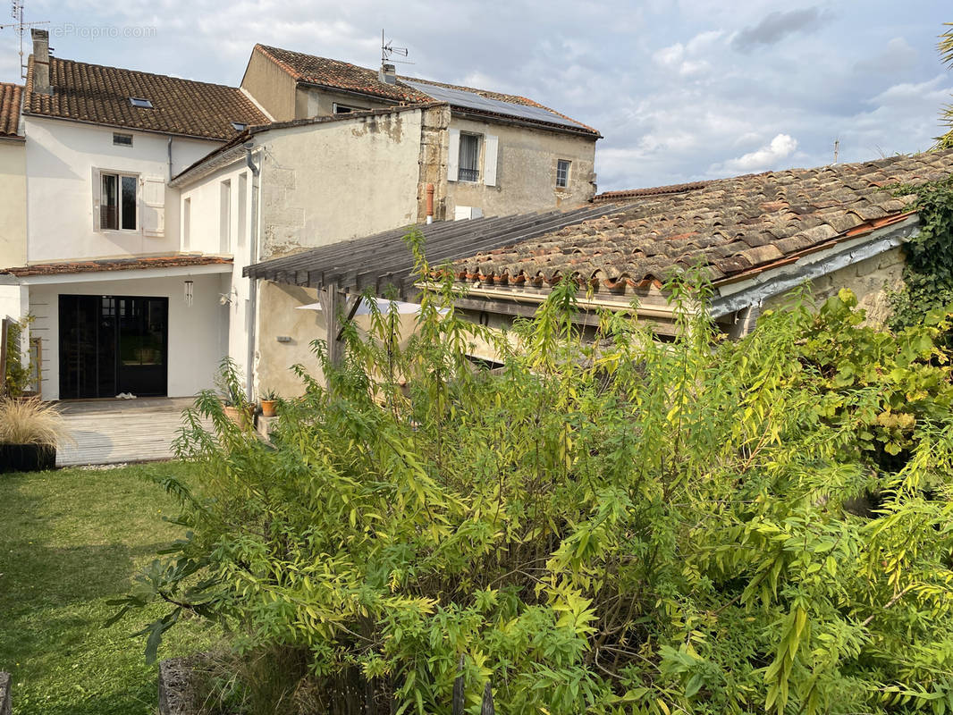 Maison à RUELLE-SUR-TOUVRE